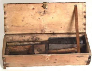 wood tinderbox, hinged lid